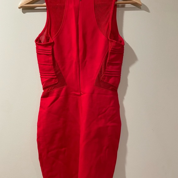 Red dress - Picture 2 of 2